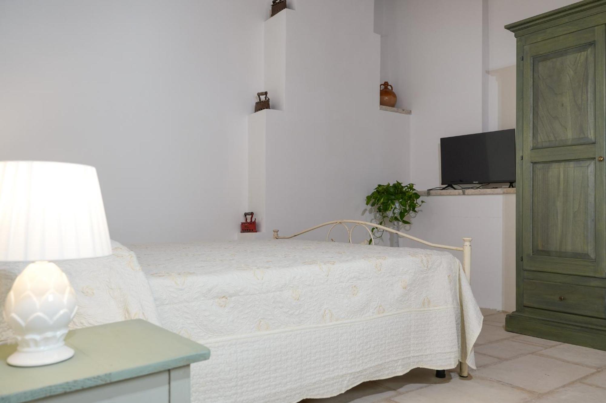 Palazzo Salvatori Hotel Soleto Room photo